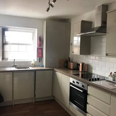 Harcourt Place Apartment *