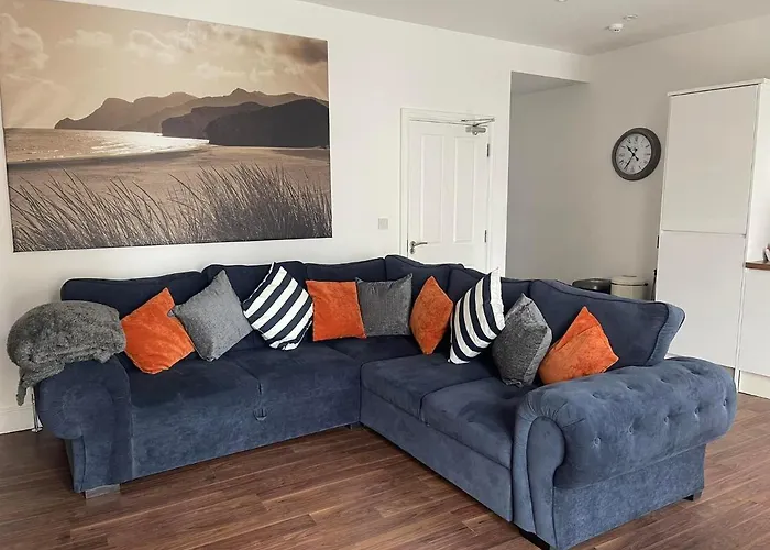 Harcourt Place Apartment