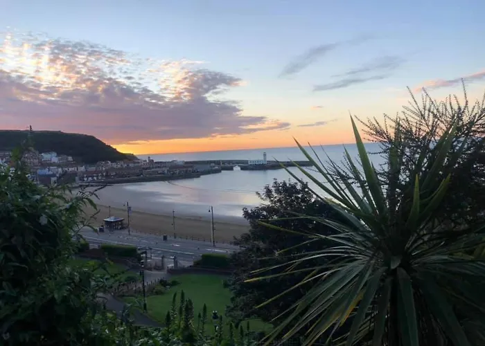 Harcourt Place Apartment *