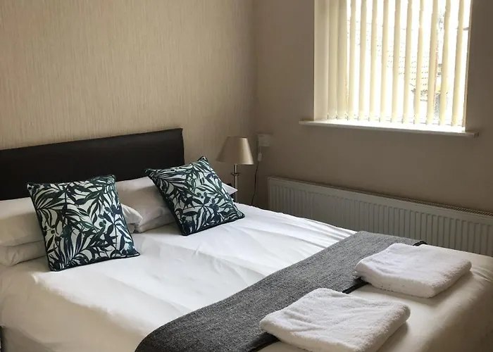 Harcourt Place Apartment *