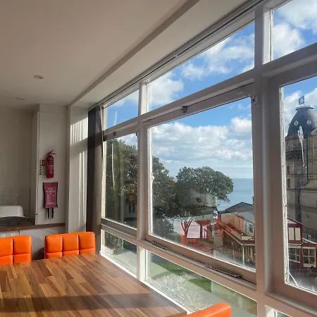 Harcourt Place Apartment *