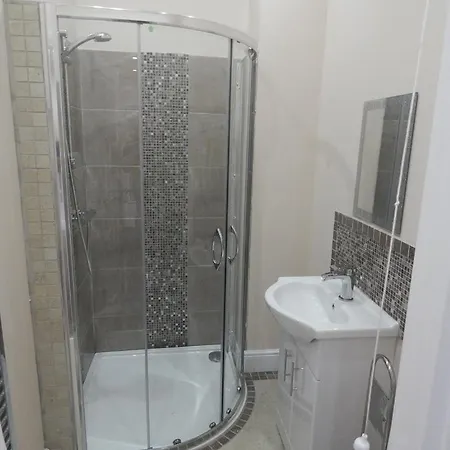Harcourt Place Apartment